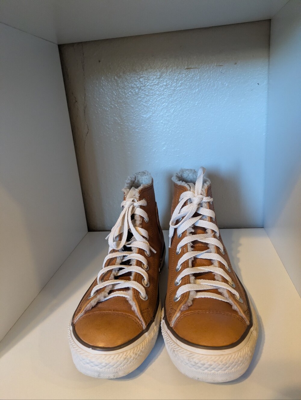 Mens  Tan High-Top Sneakers with Faux Fur Lining Size 6 - Picture 5 of 10